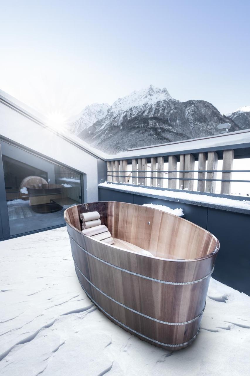 Glanz & Glory Appartements Laengenfeld ภายนอก รูปภาพ